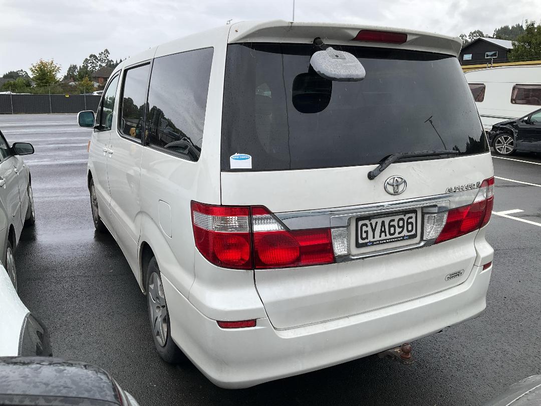 Photo '3' of Toyota Alphard Photo '3' of Toyota Alphard