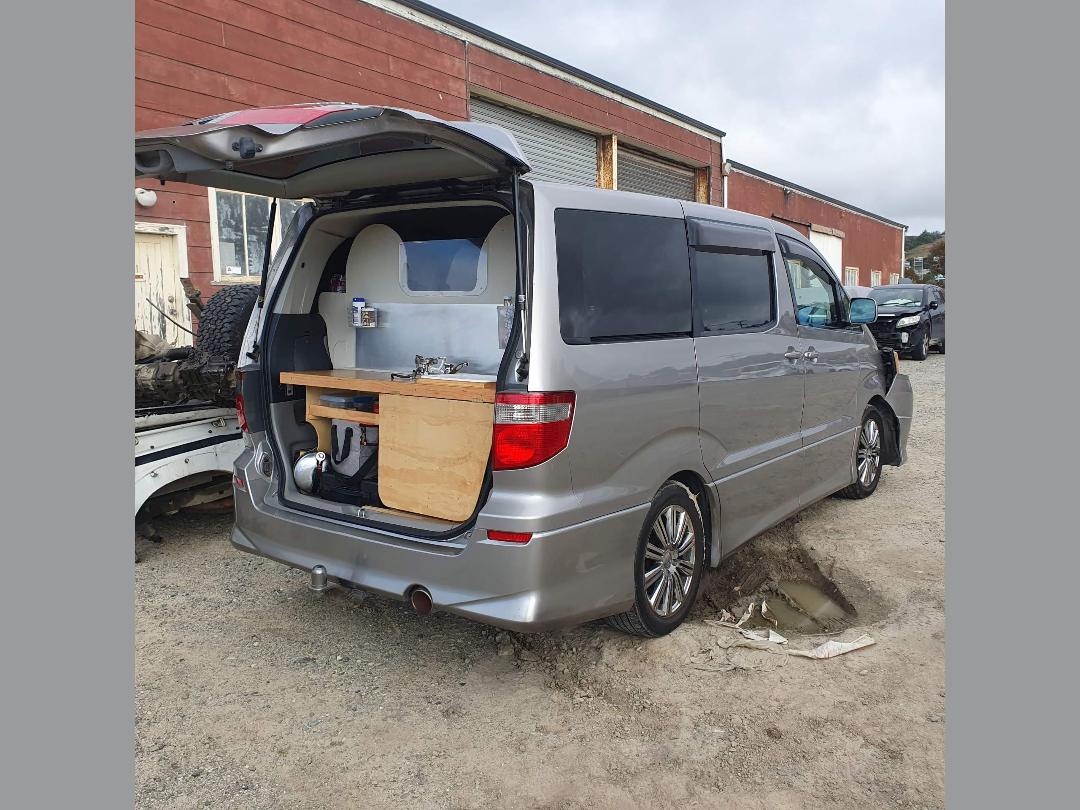 Photo '2' of Toyota Alphard