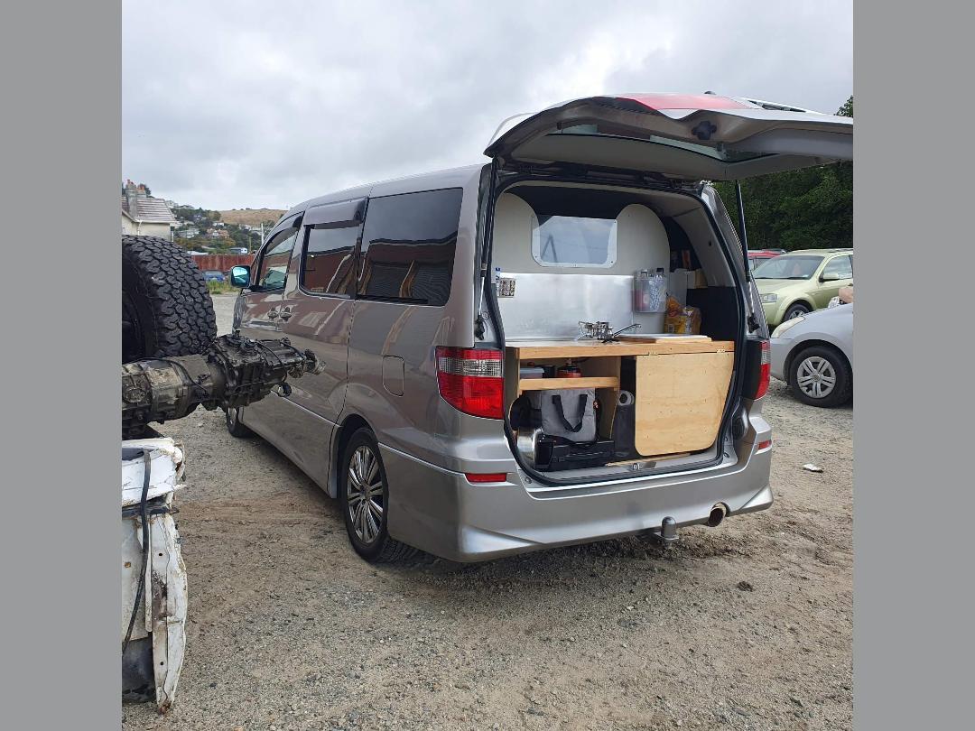 Photo '3' of Toyota Alphard