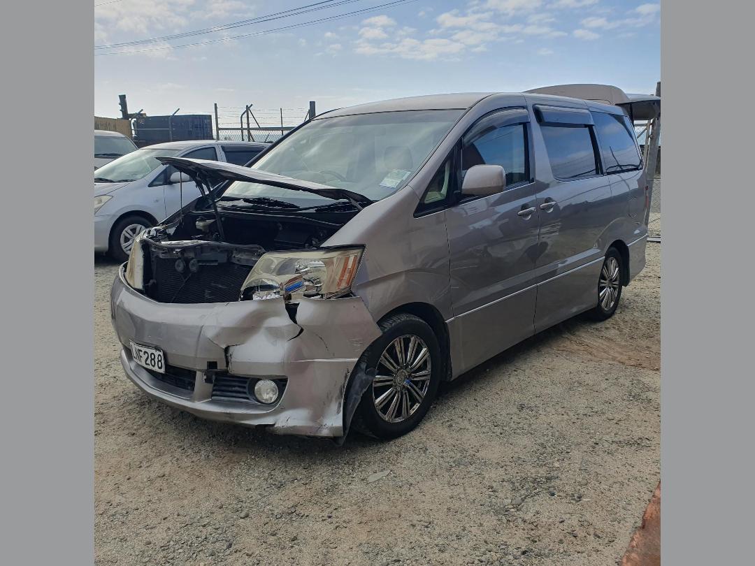 Photo '8' of Toyota Alphard