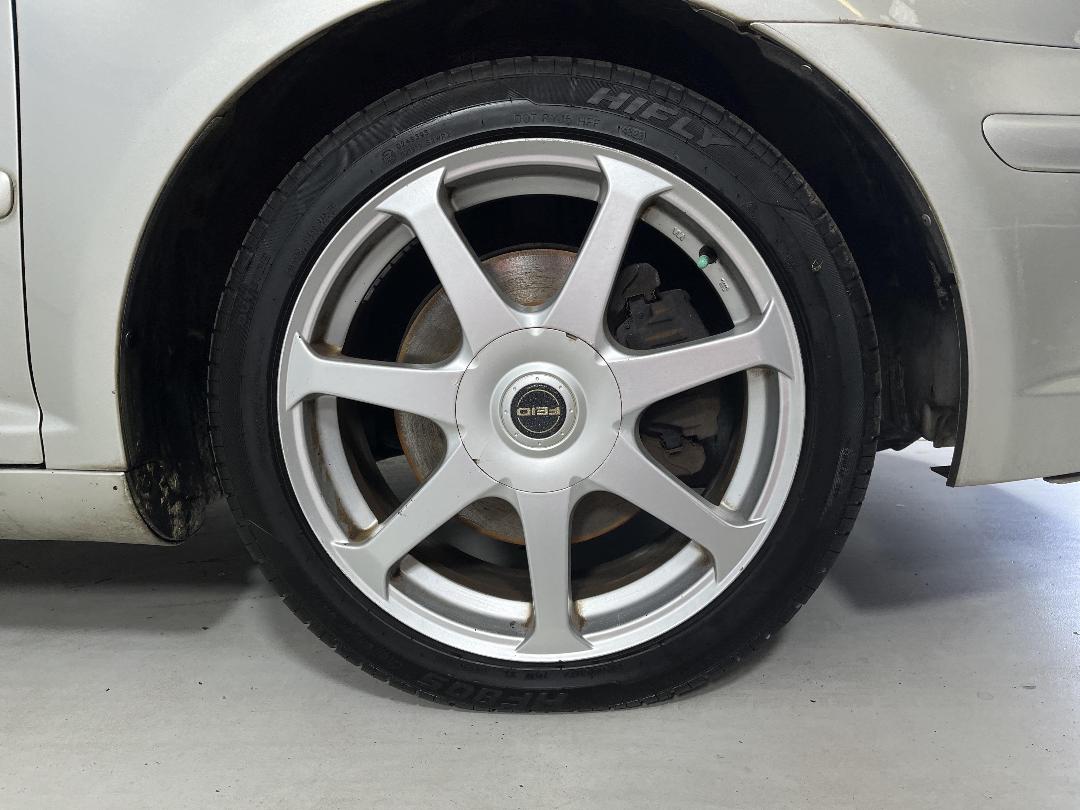 Photo '9' of Toyota Avensis