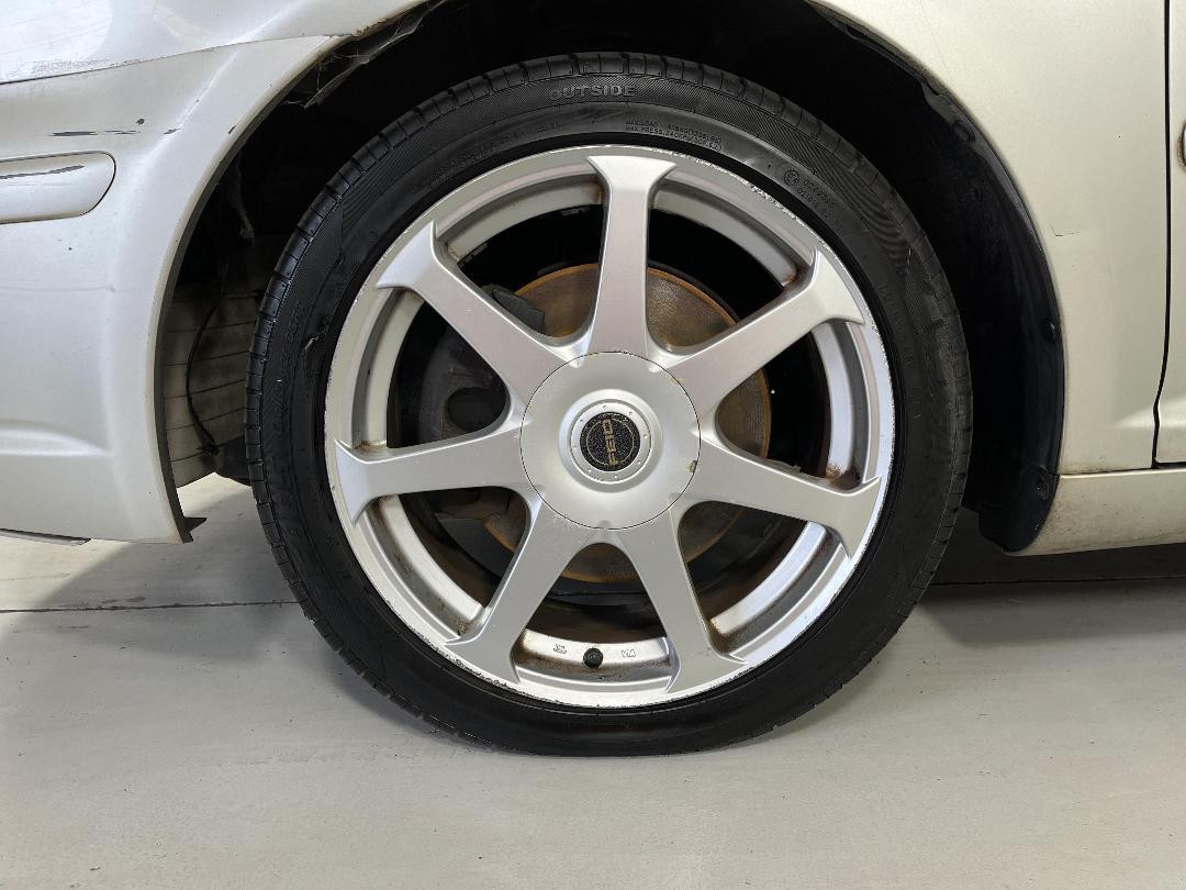 Photo '10' of Toyota Avensis