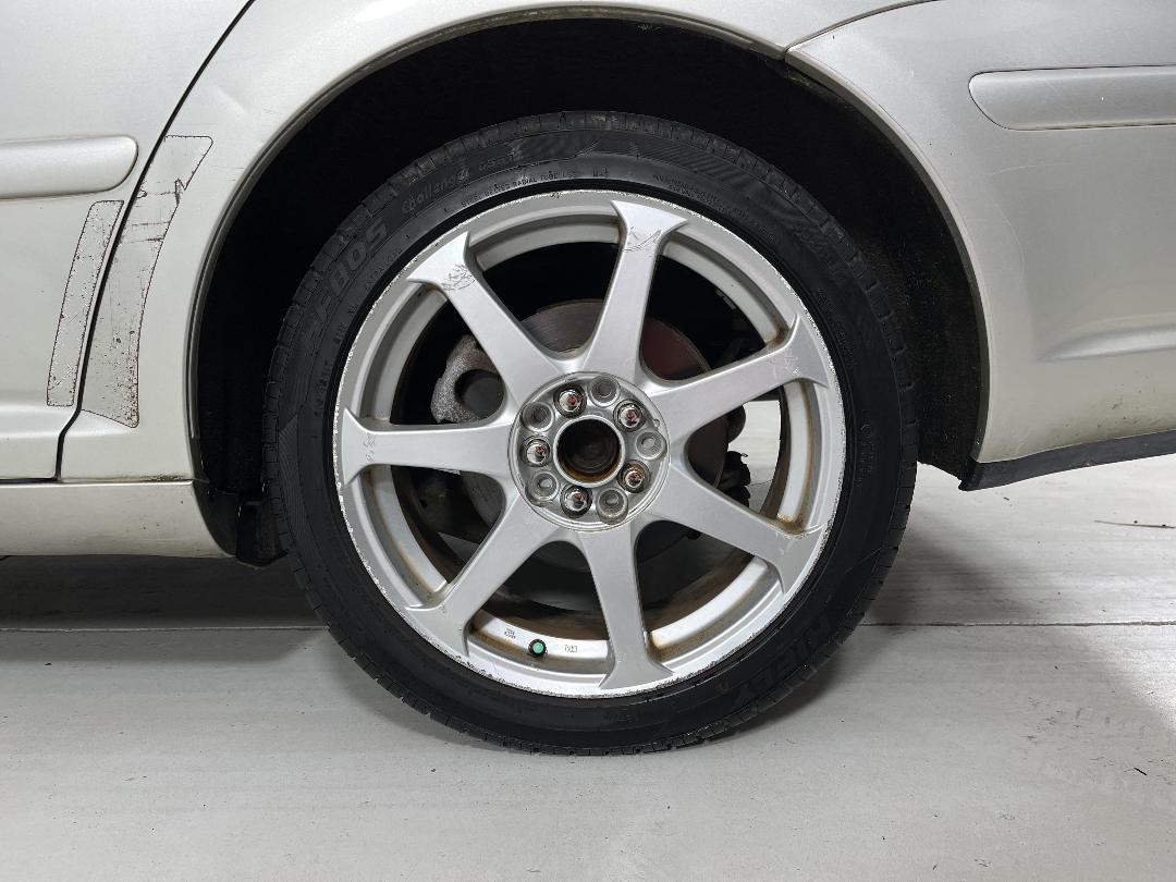 Photo '11' of Toyota Avensis