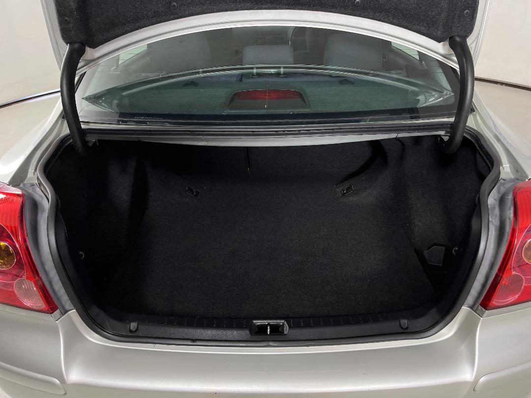 Photo '14' of Toyota Avensis