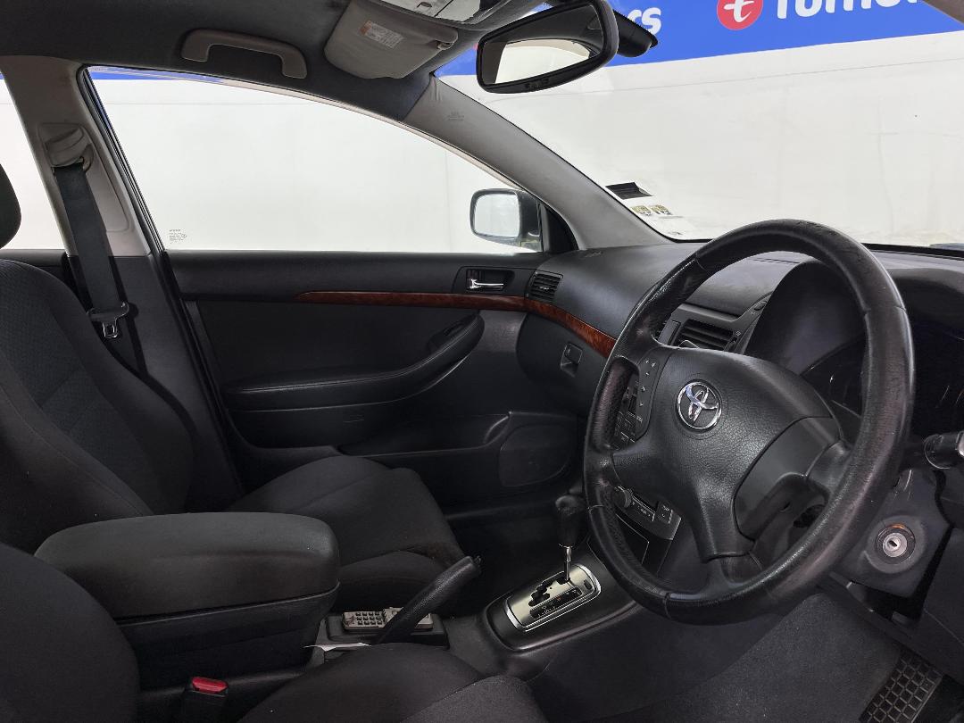 Photo '16' of Toyota Avensis