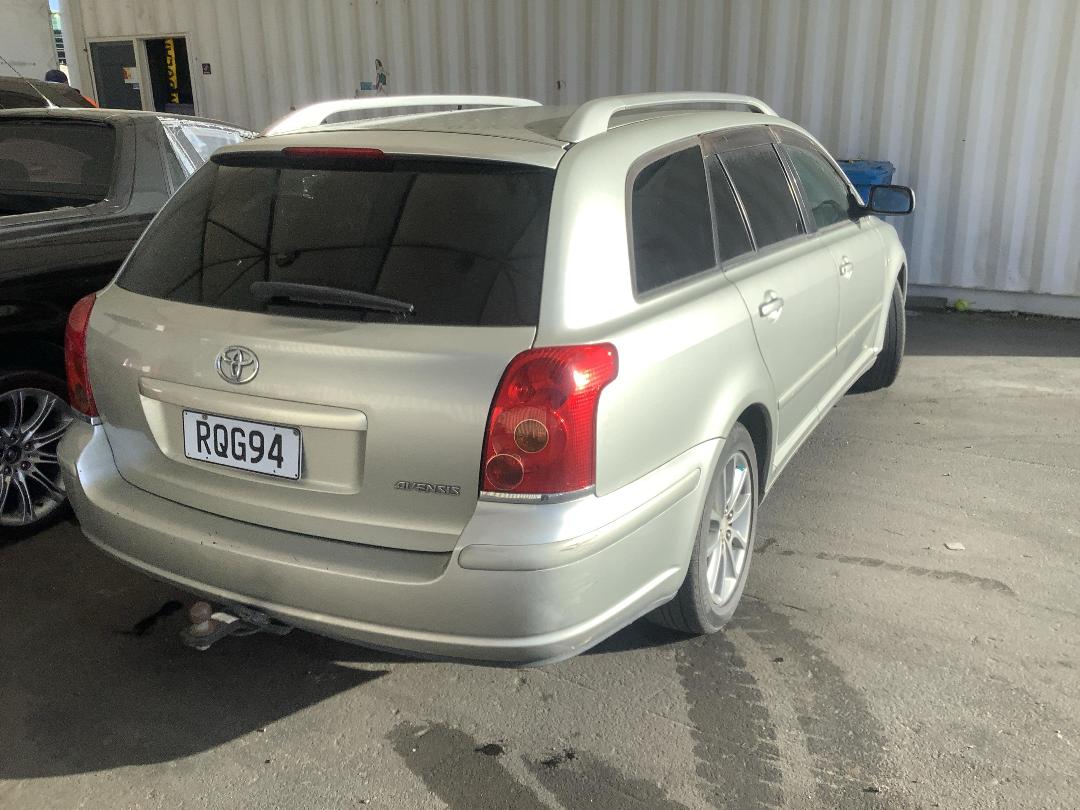 Photo '4' of Toyota Avensis Photo '4' of Toyota Avensis