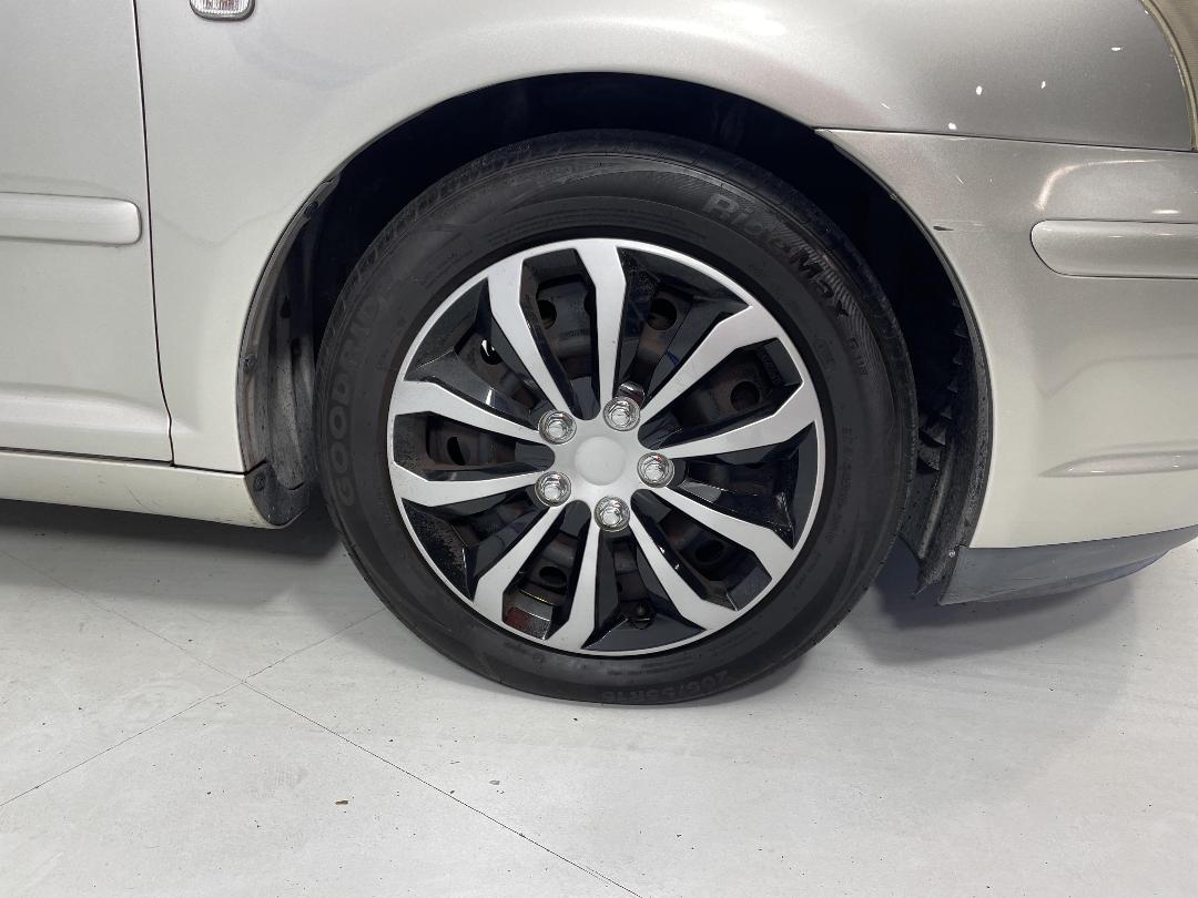 Photo '9' of Toyota Avensis