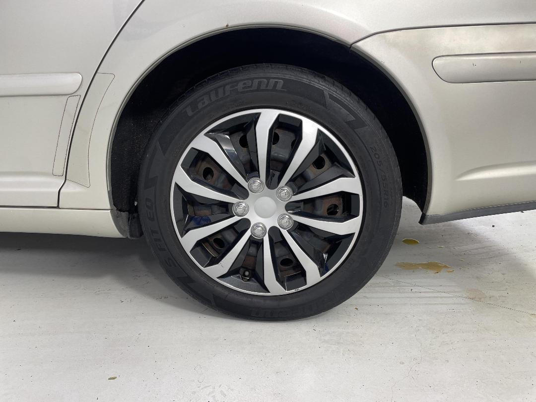 Photo '11' of Toyota Avensis