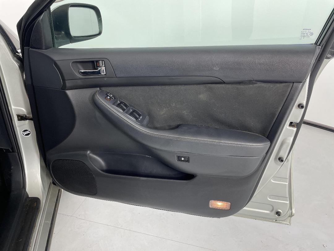 Photo '15' of Toyota Avensis