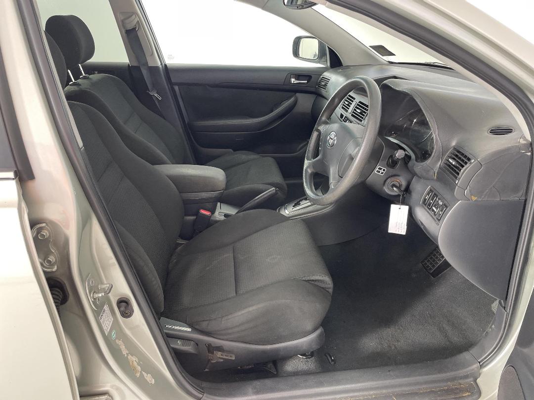 Photo '16' of Toyota Avensis