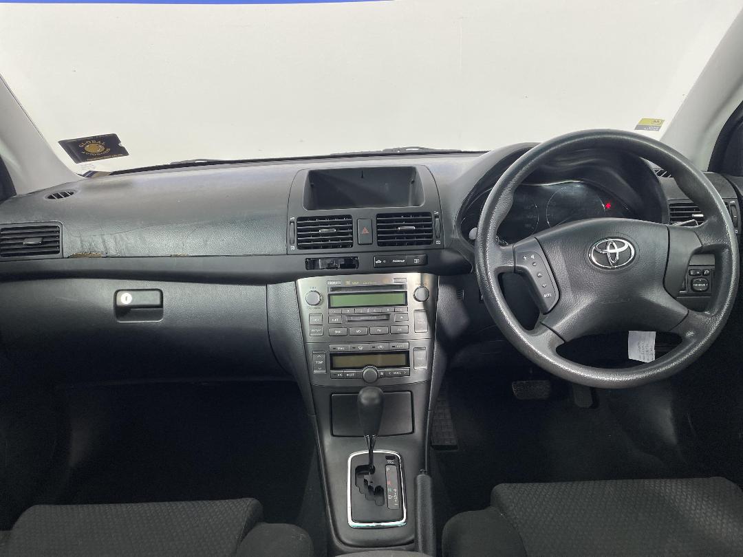 Photo '17' of Toyota Avensis