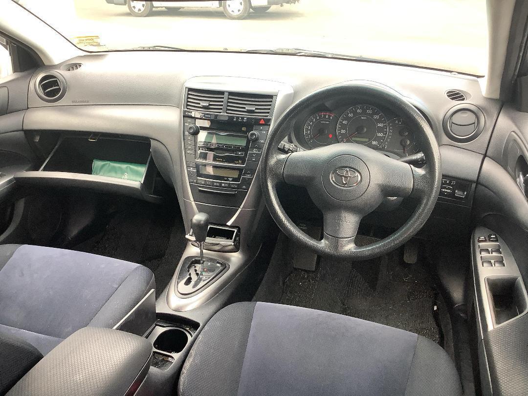 Photo '8' of Toyota Caldina Photo '8' of Toyota Caldina