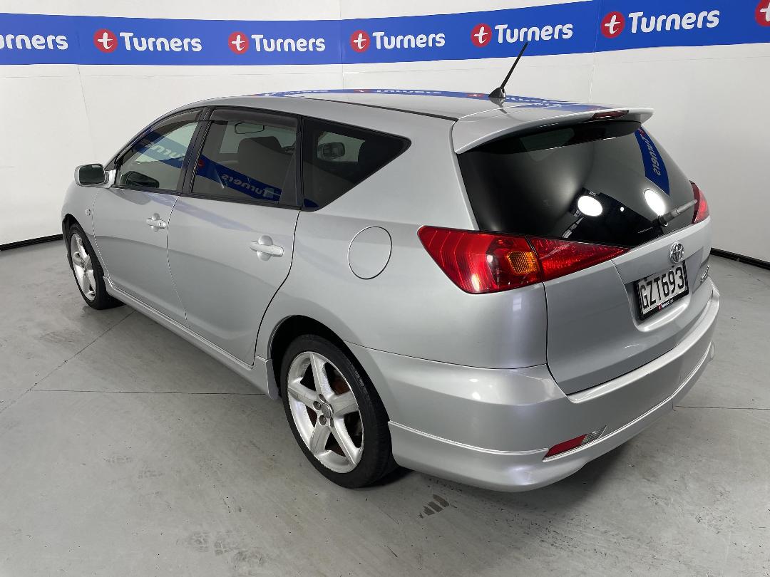 Photo '5' of Toyota Caldina Photo '5' of Toyota Caldina