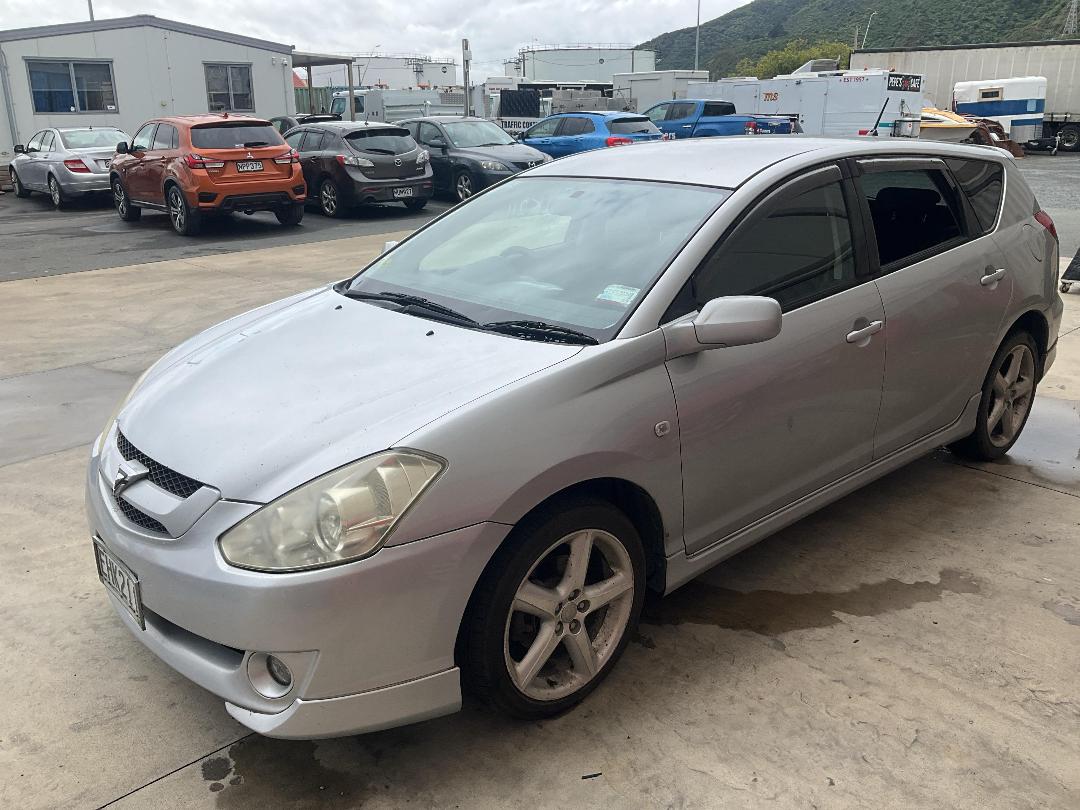 Photo '2' of Toyota Caldina Photo '2' of Toyota Caldina