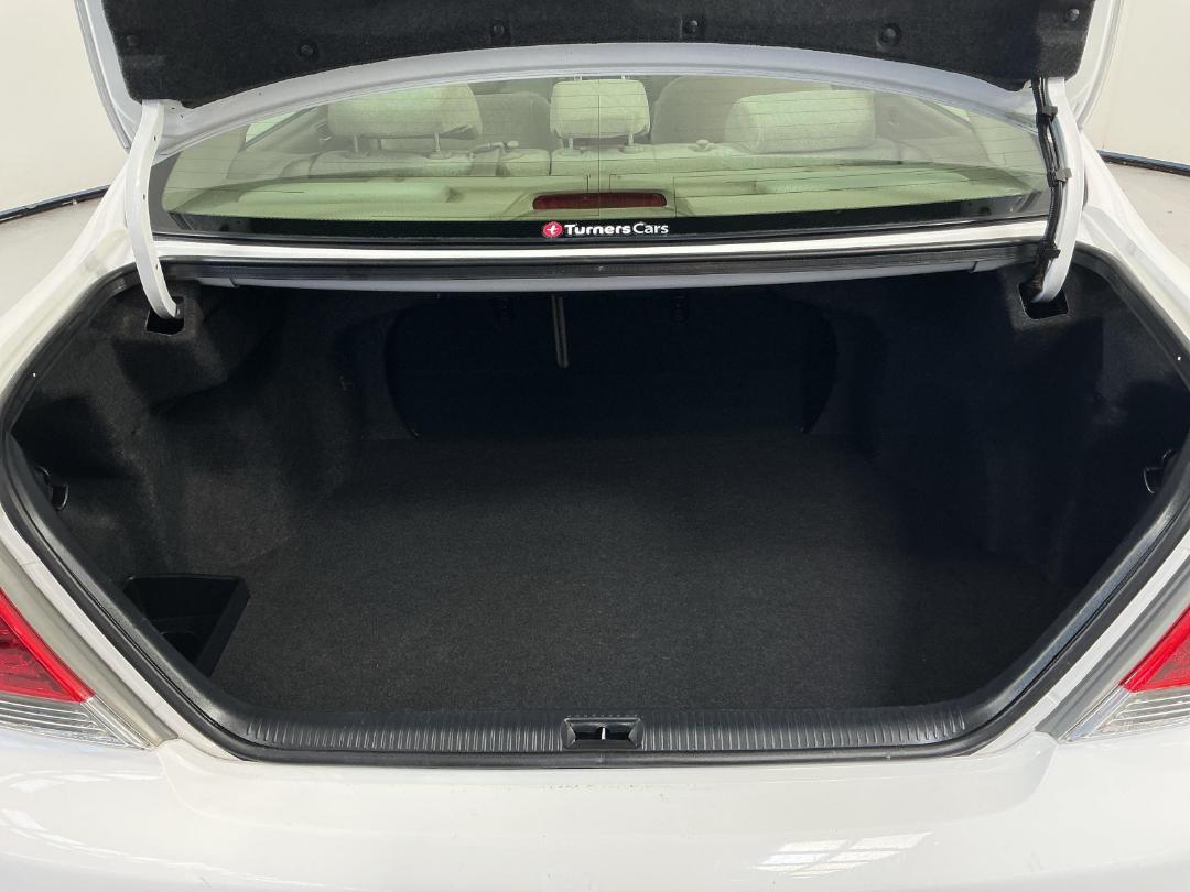 Photo '14' of Toyota Camry Photo '14' of Toyota Camry