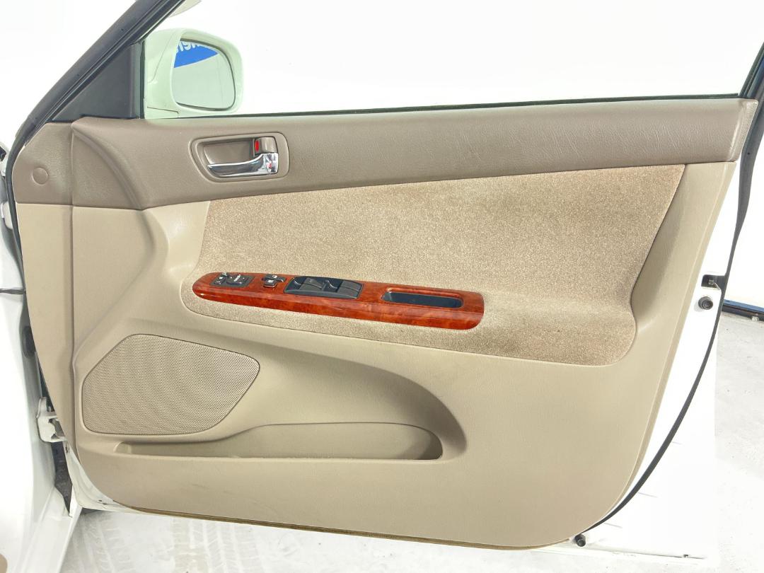 Photo '15' of Toyota Camry Photo '15' of Toyota Camry