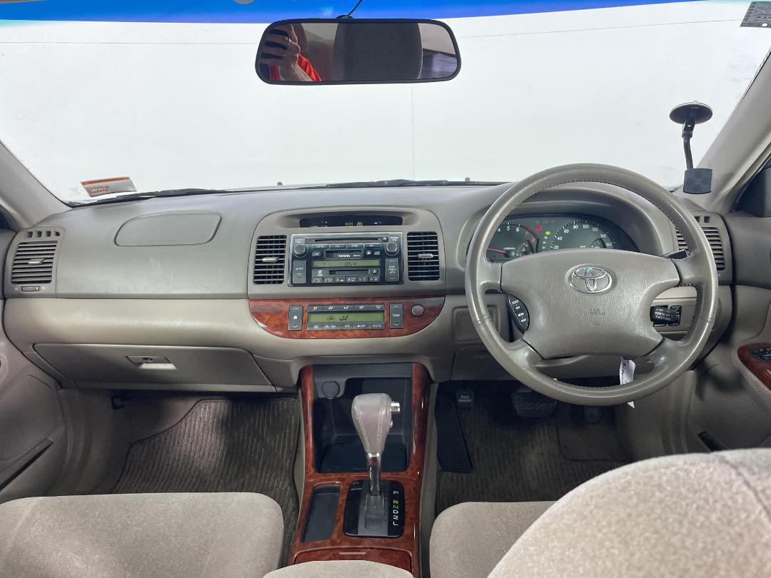 Photo '17' of Toyota Camry Photo '17' of Toyota Camry