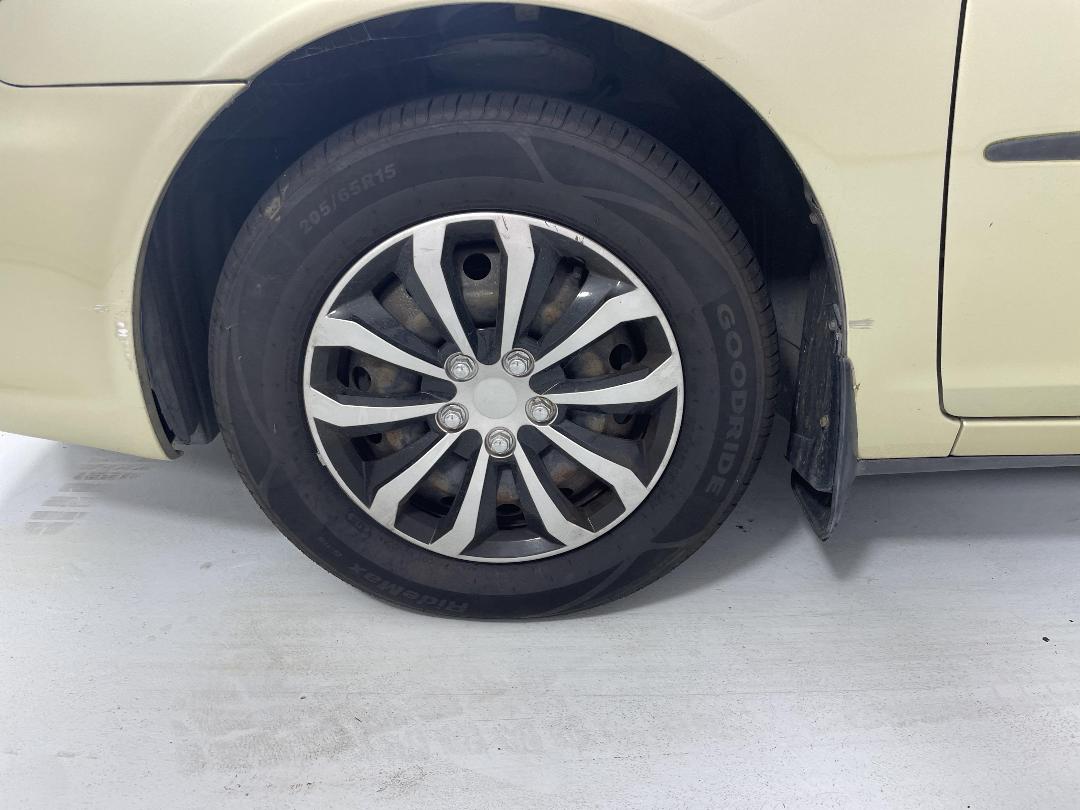 Photo '10' of Toyota Camry