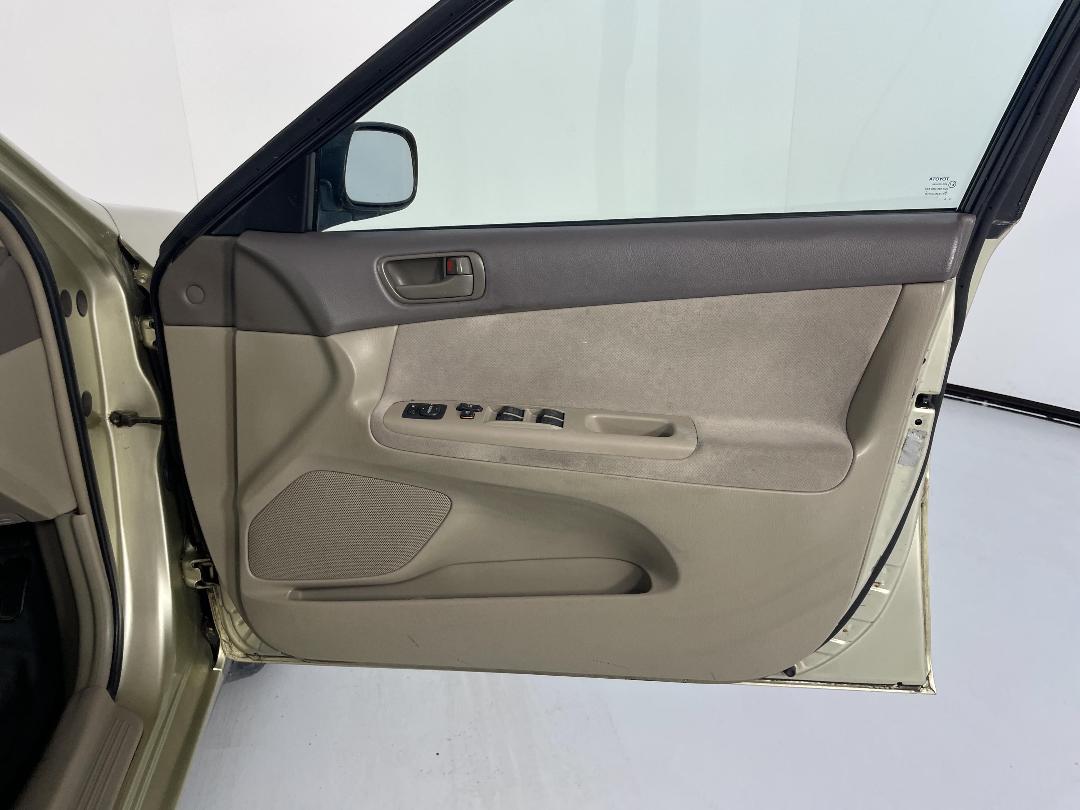 Photo '15' of Toyota Camry