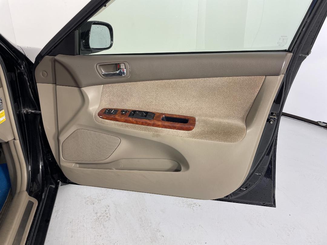 Photo '15' of Toyota Camry