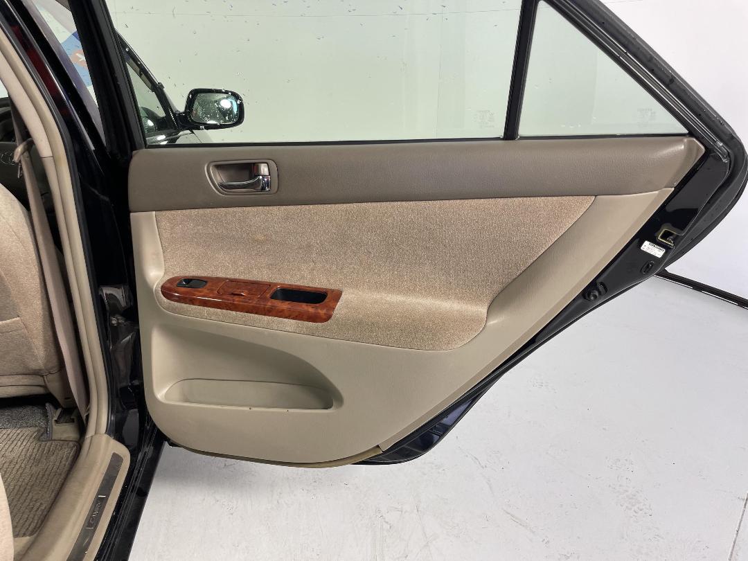 Photo '19' of Toyota Camry