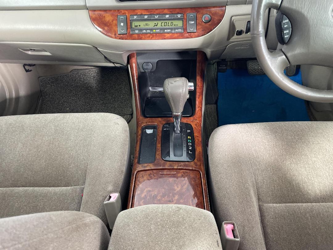 Photo '18' of Toyota Camry