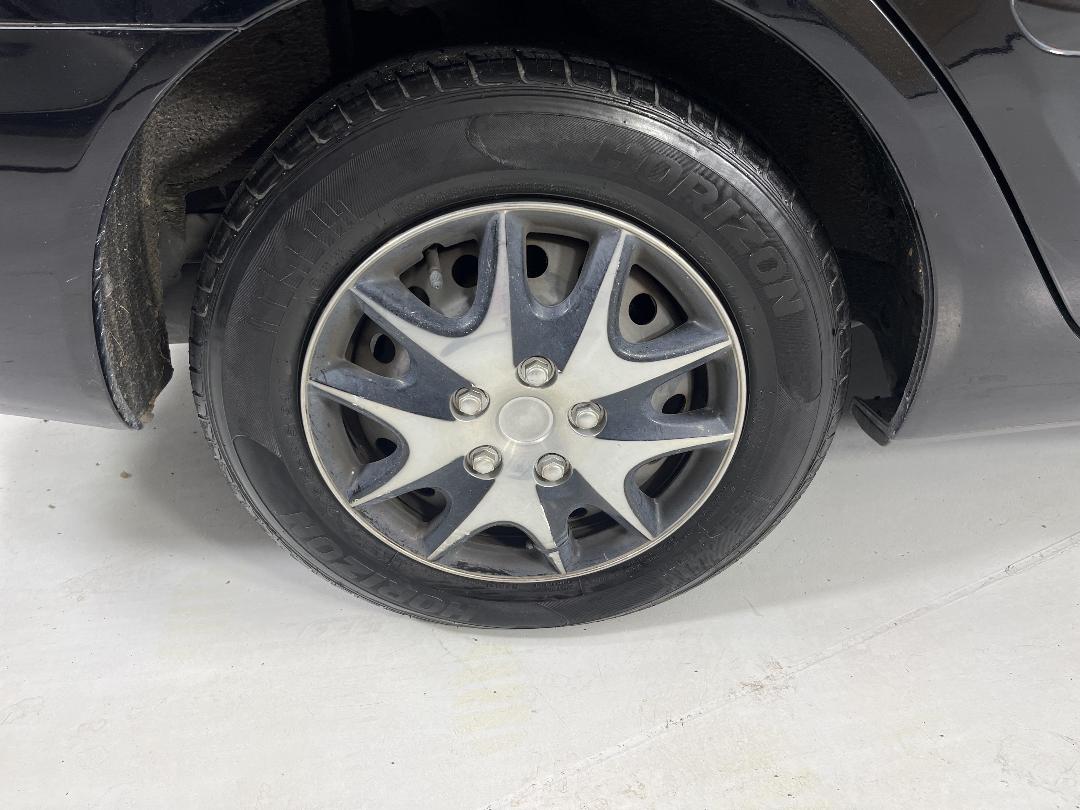 Photo '12' of Toyota Camry