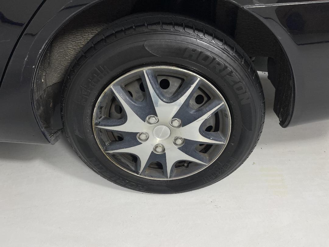 Photo '11' of Toyota Camry