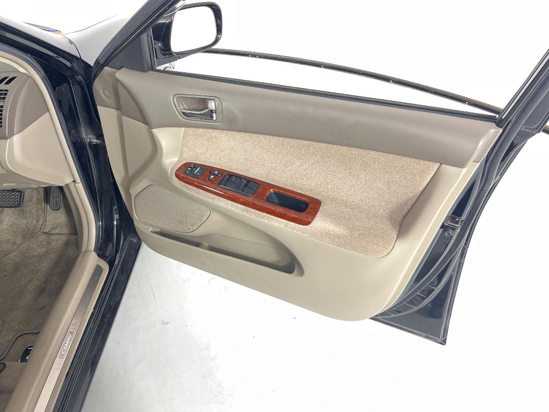 Photo '15' of Toyota Camry