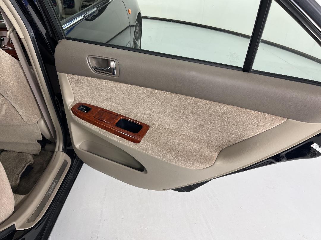 Photo '19' of Toyota Camry