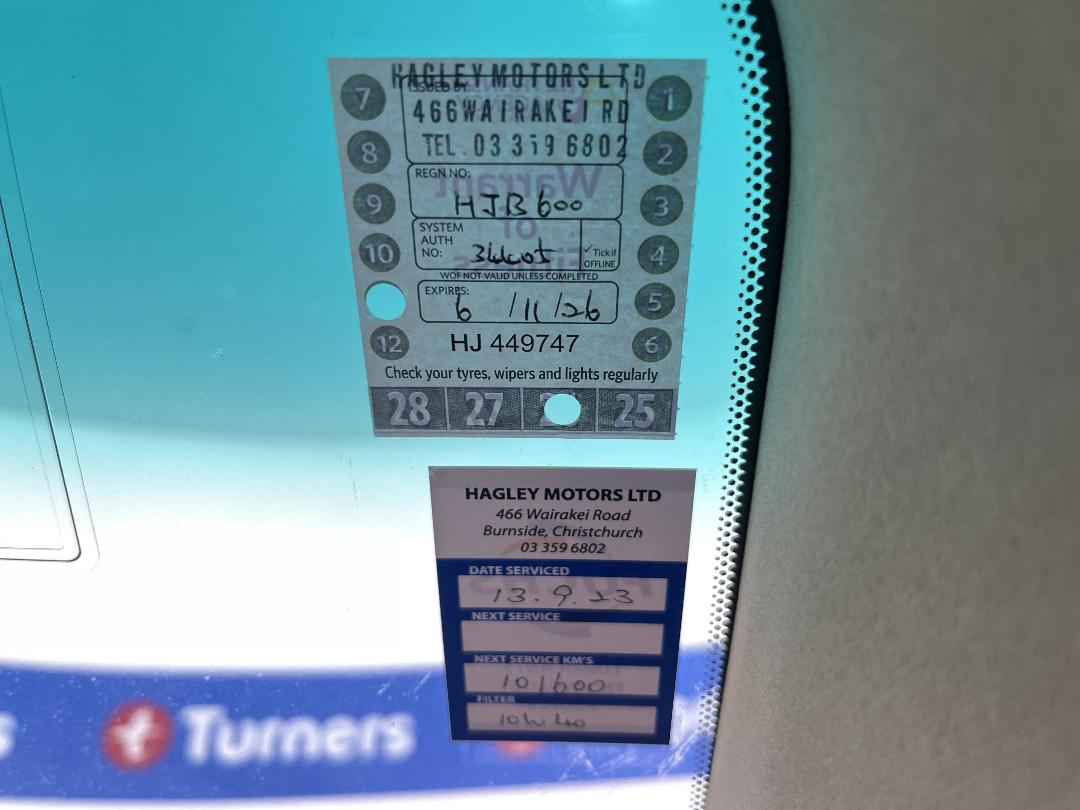 Photo '23' of Toyota Camry