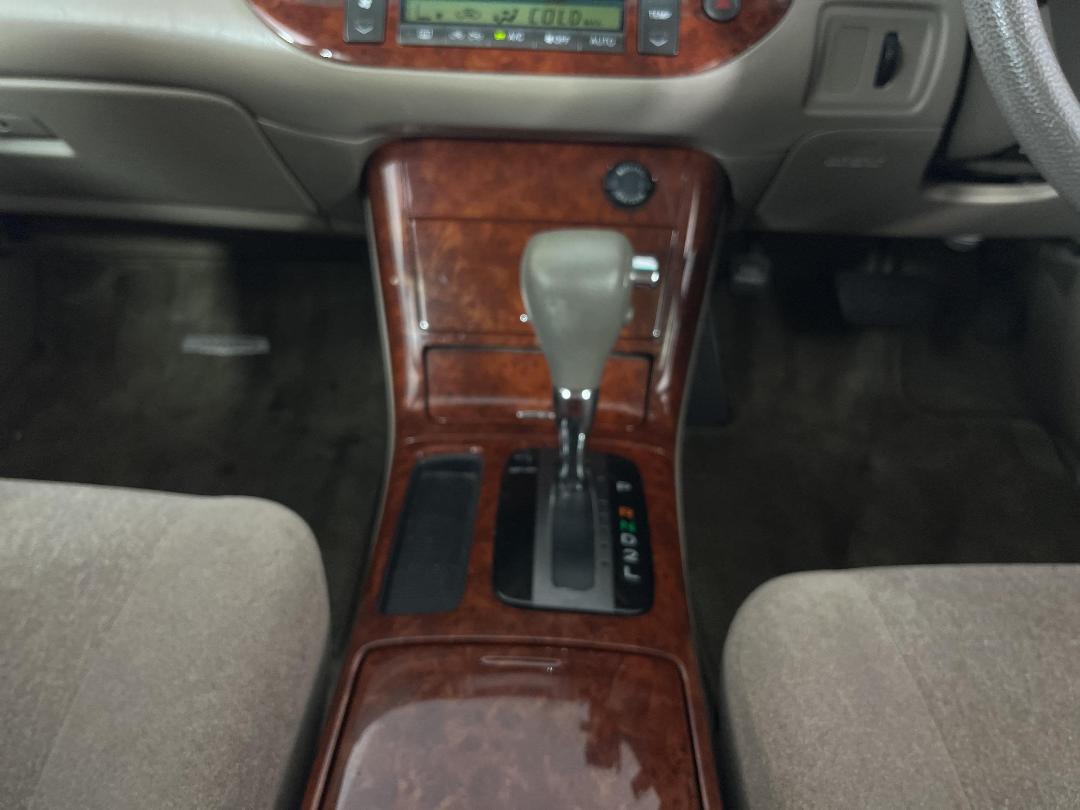 Photo '18' of Toyota Camry