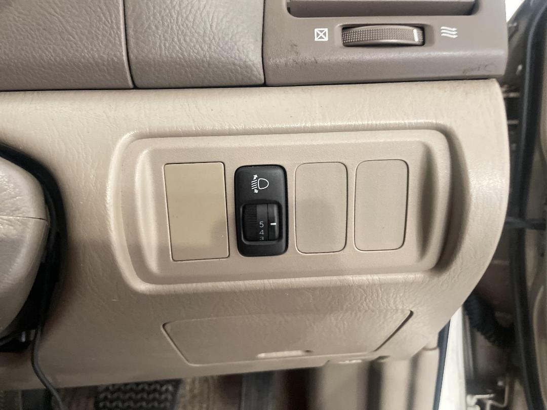 Photo '24' of Toyota Camry Photo '24' of Toyota Camry