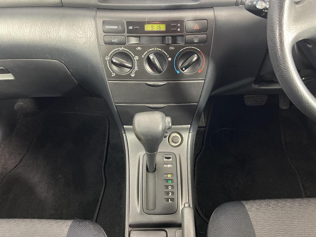 Photo '18' of Toyota Corolla