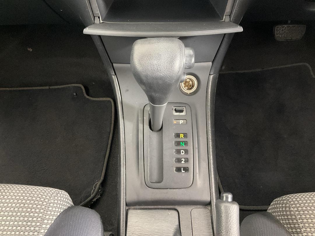 Photo '18' of Toyota Corolla