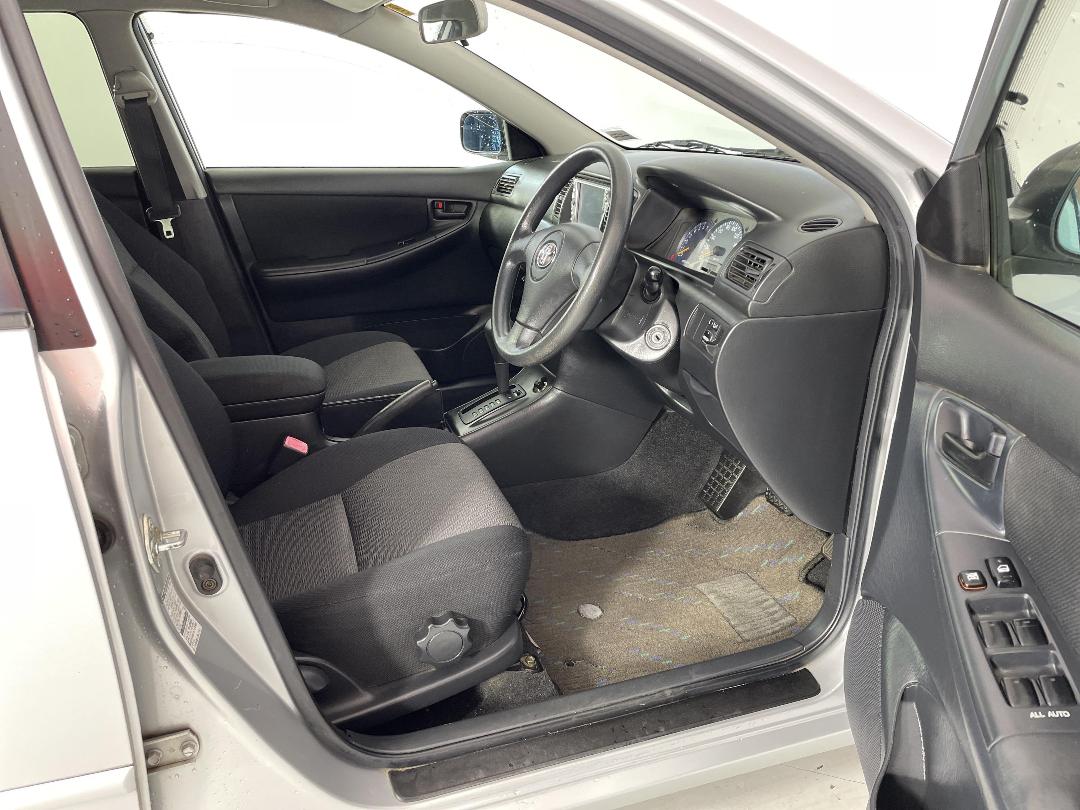 Photo '16' of Toyota Corolla