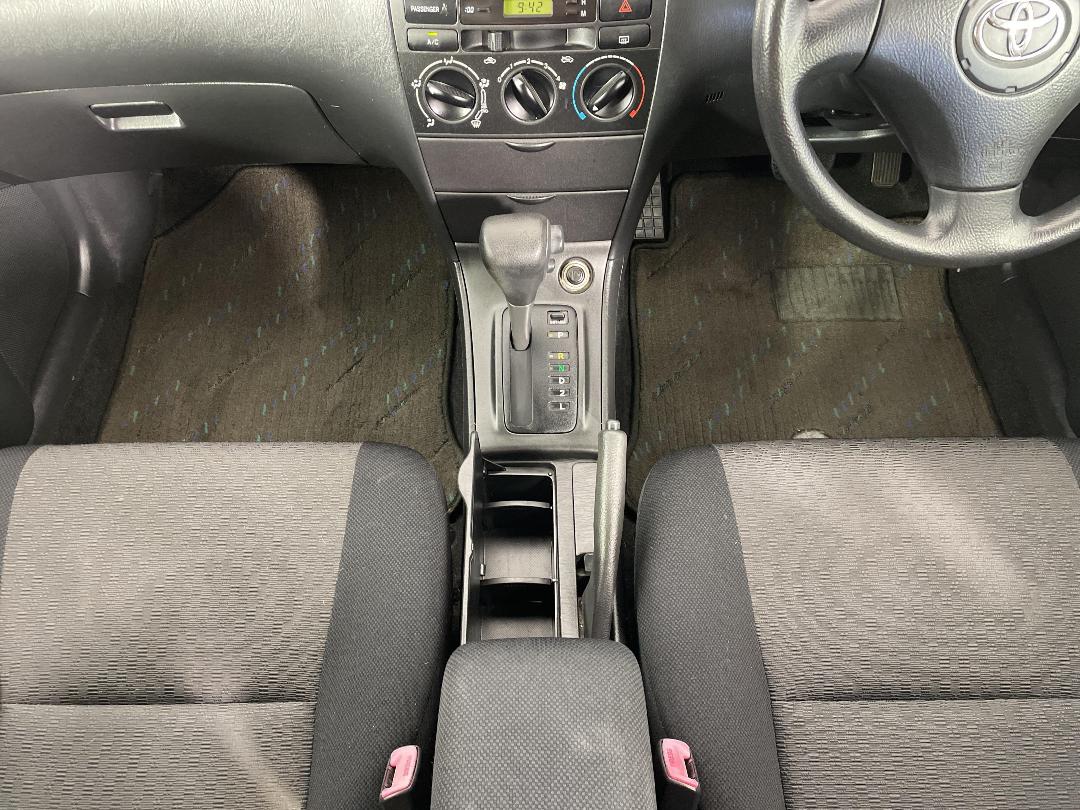 Photo '18' of Toyota Corolla