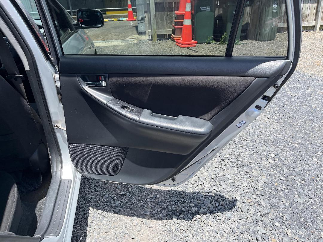 Photo '17' of Toyota Corolla Fielder S Photo '17' of Toyota Corolla Fielder S