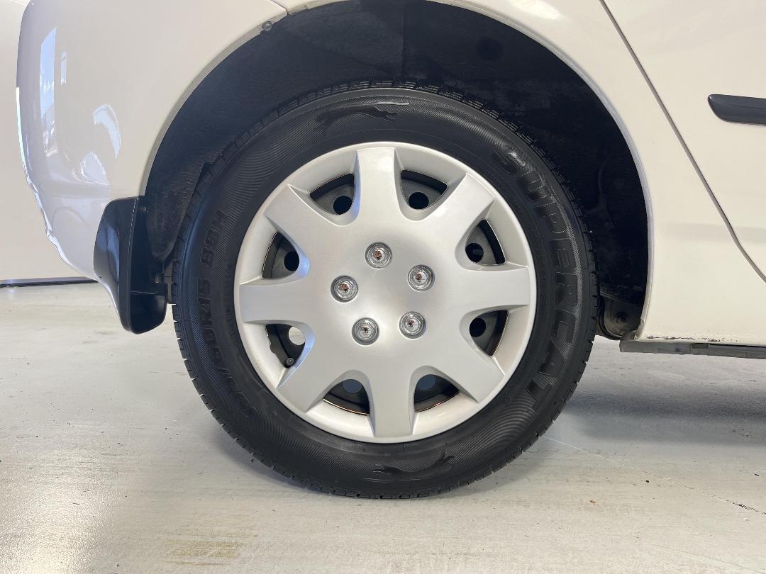 Photo '12' of Toyota Corolla