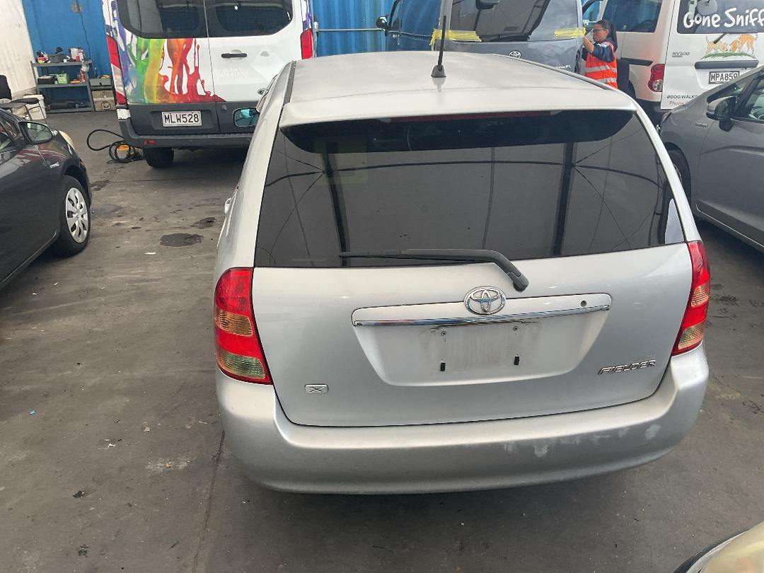 Photo '11' of Toyota Corolla Fielder 1.5L