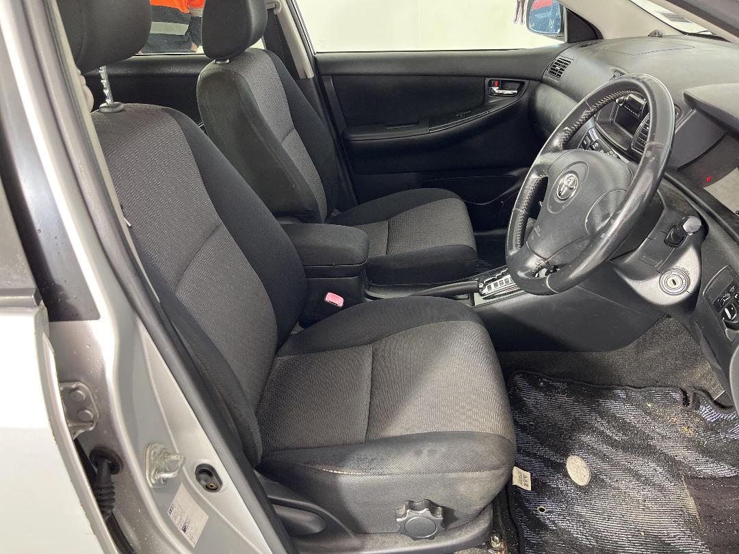 Photo '16' of Toyota Corolla