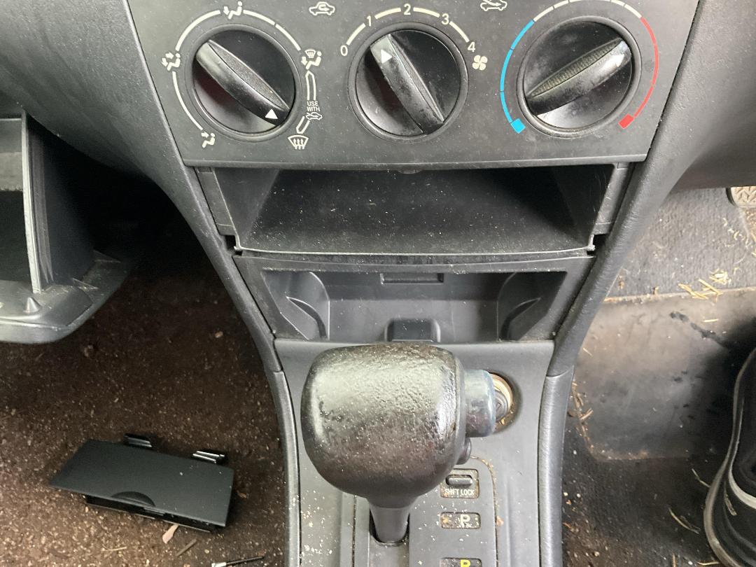 Photo '10' of Toyota Corolla GL