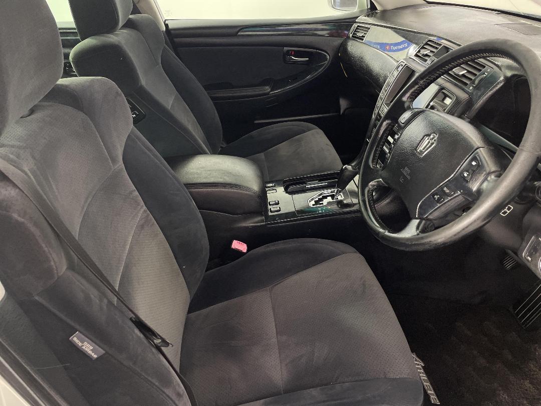 Photo '16' of Toyota Crown