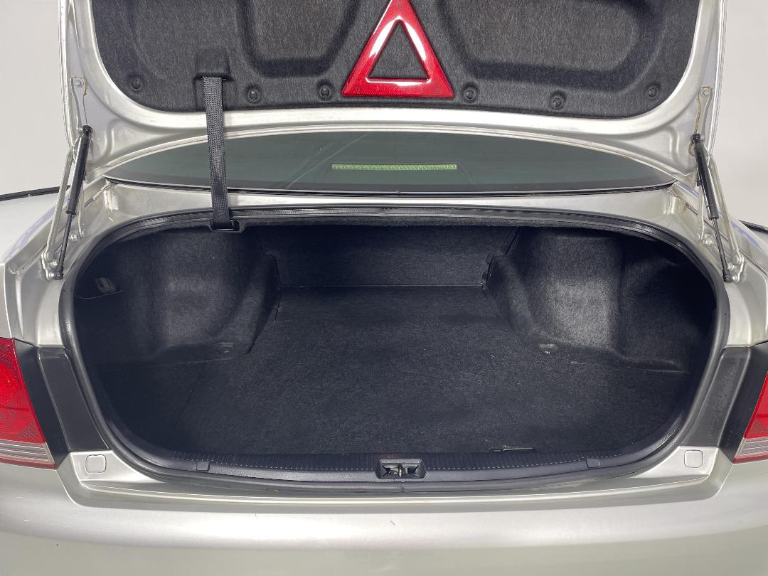 Photo '14' of Toyota Crown