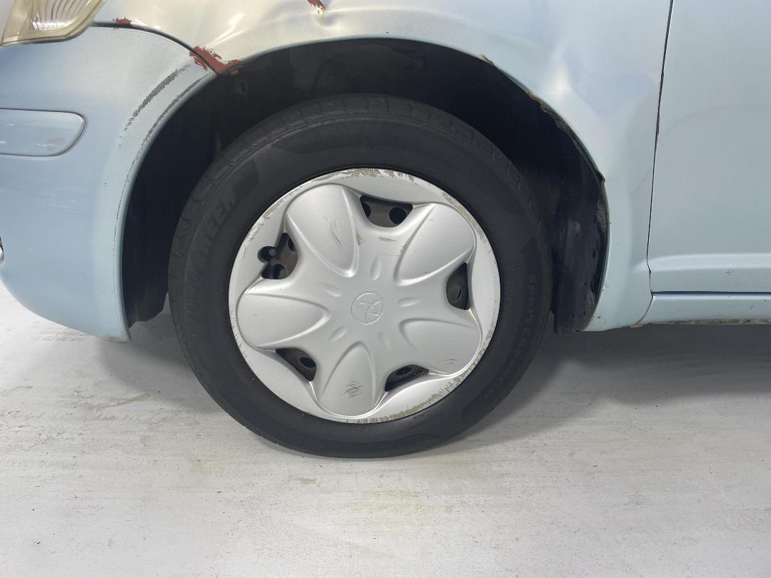 Photo '8' of Toyota Echo