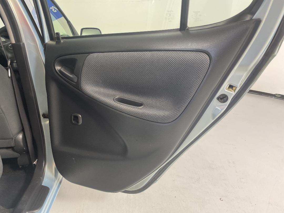 Photo '17' of Toyota Echo