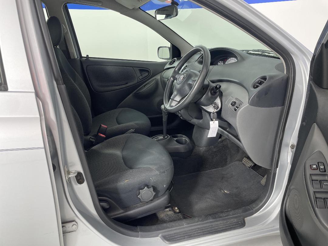 Photo '16' of Toyota Echo