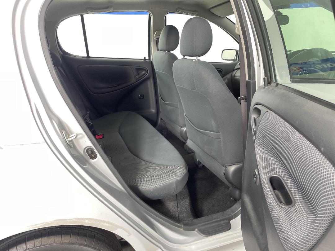 Photo '20' of Toyota Echo