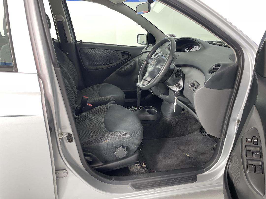 Photo '16' of Toyota Echo