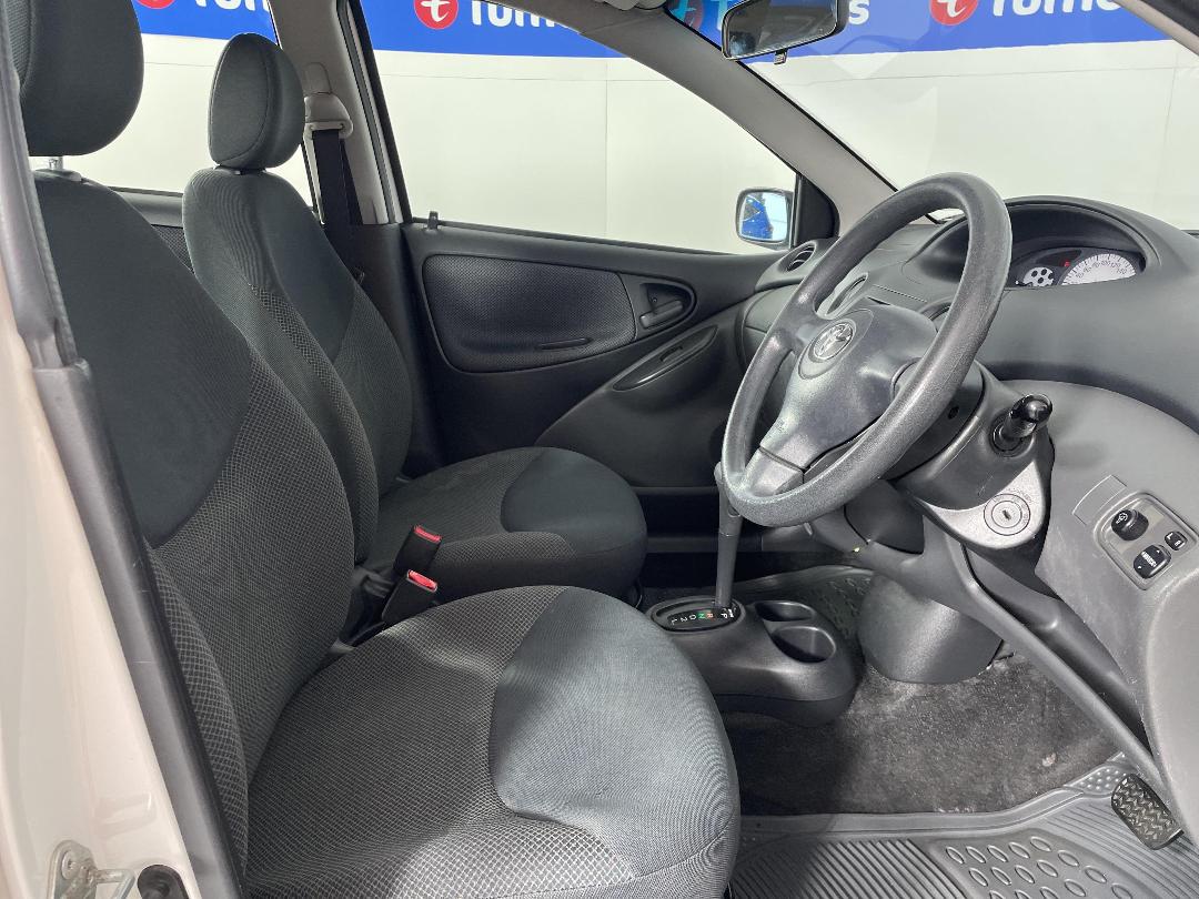 Photo '16' of Toyota Echo